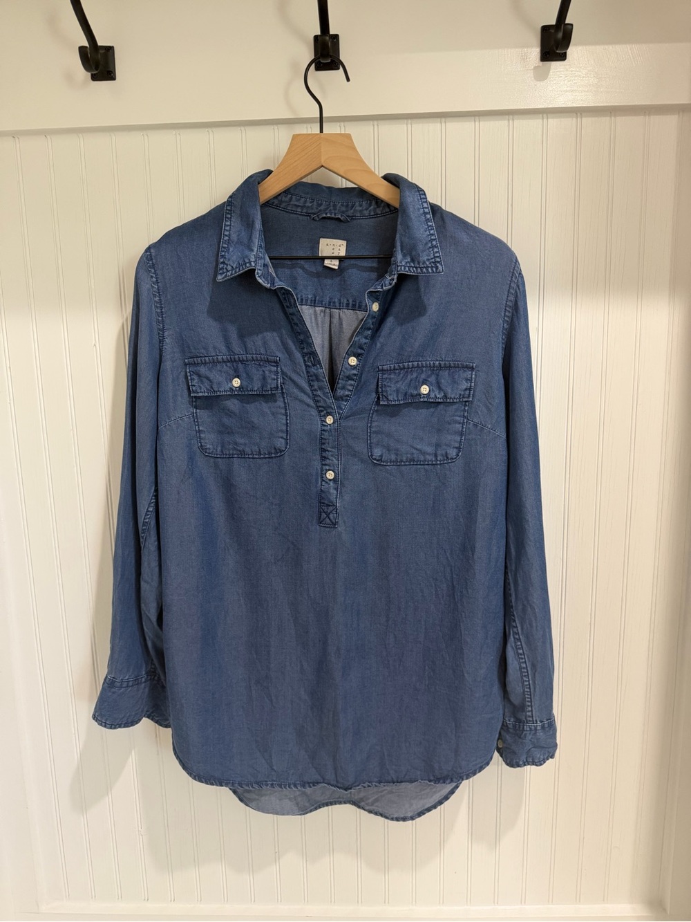 💙 A New Day Chambray Tunic Top